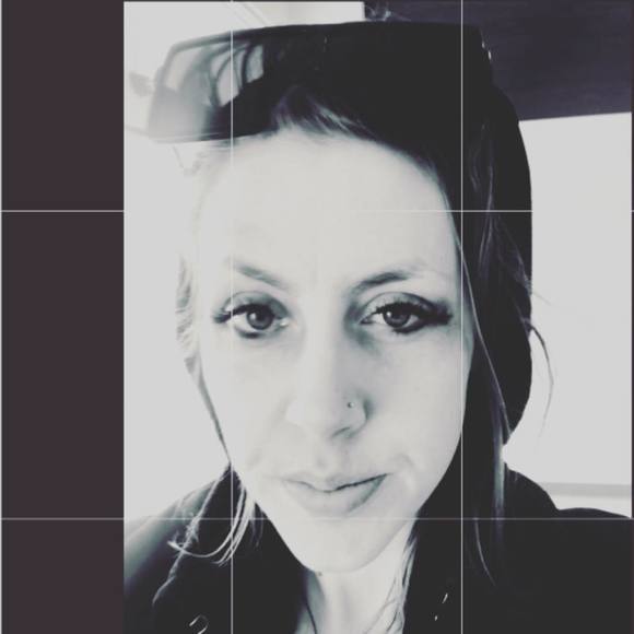 Meet your Posher, Jenni - Picture 1 of 1